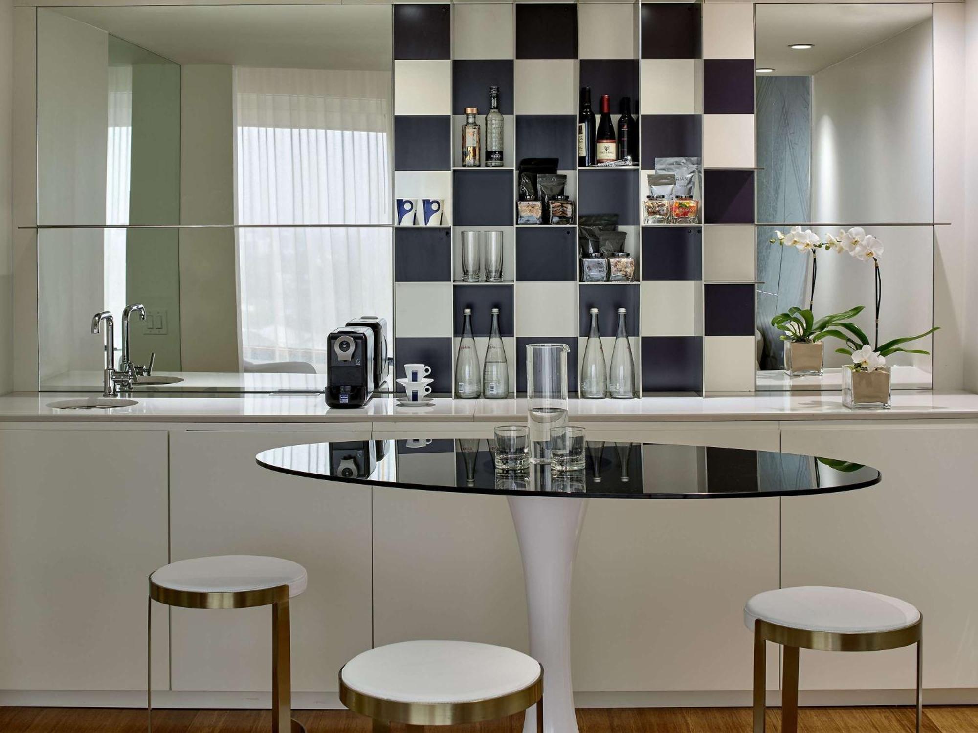 Mondrian Angeles