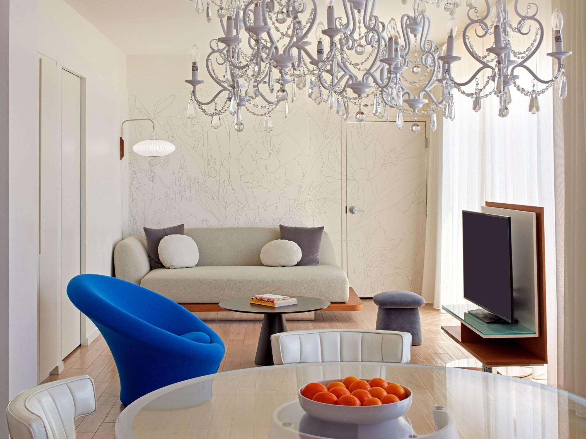 Mondrian Angeles Hotel 4*