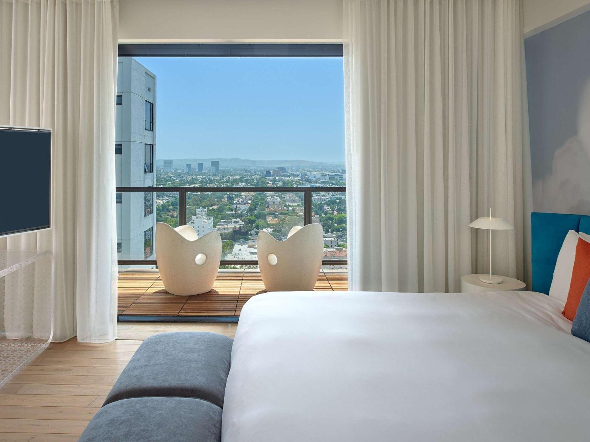 Mondrian Angeles 4*